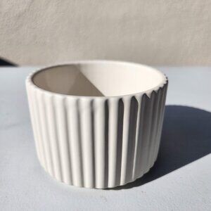 New White Ribbed Bowl Matte Ceramic Pottery Dining Salt Bowl Bathroom Accessorie